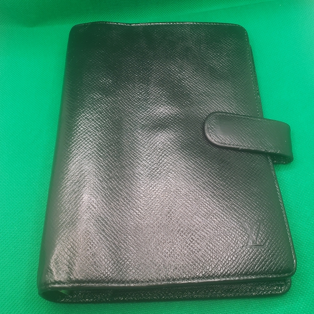 COPY - Louis Vuitton MM Taiga Agenda